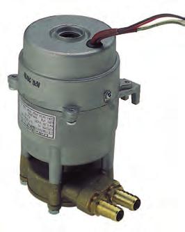 Wassertemperatur Die Geschirrspülmaschinen von ZANUSSI Professional sind für den Anschluss an eine Warmwasserleitung mit einer Wasserzulauftemperatur von max. 50 C vorgesehen.