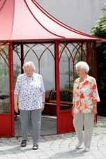 Schon im Eingangsbereich erfreut das geschmackvolle Ambiente des Seniorenwohnen Ludwigsfeld.
