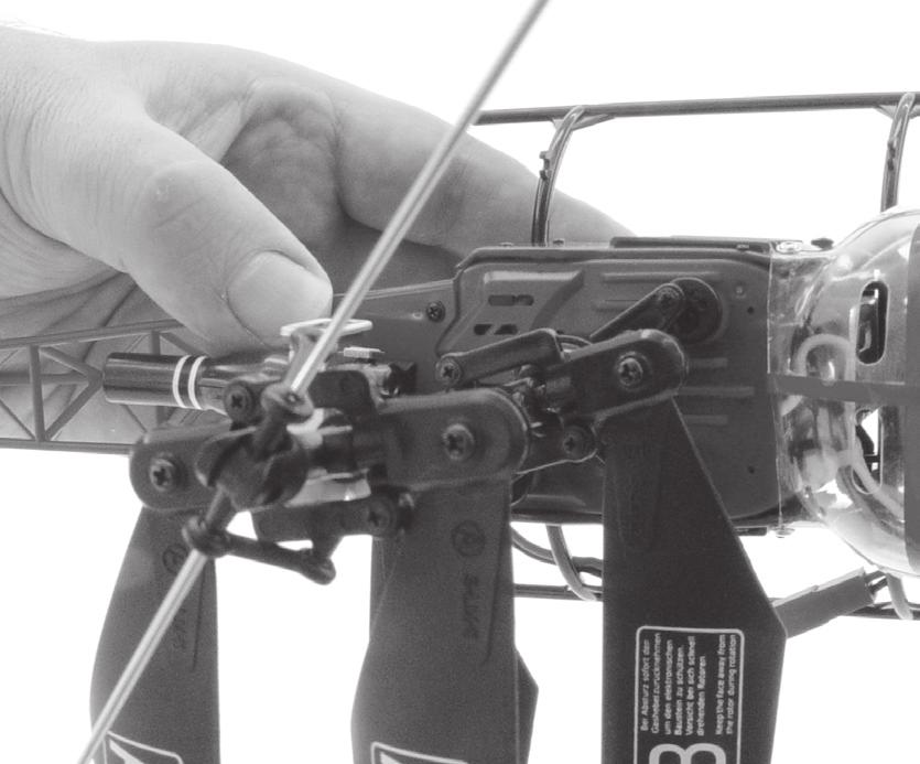 10 Modelhelikopter in gebruik nemen Opgelet! U mag alleen één accupack op de laadadapter/balancer aansluiten. U mag niet tegelijkertijd een accupack met 2 cellen en 3 cellen opladen!