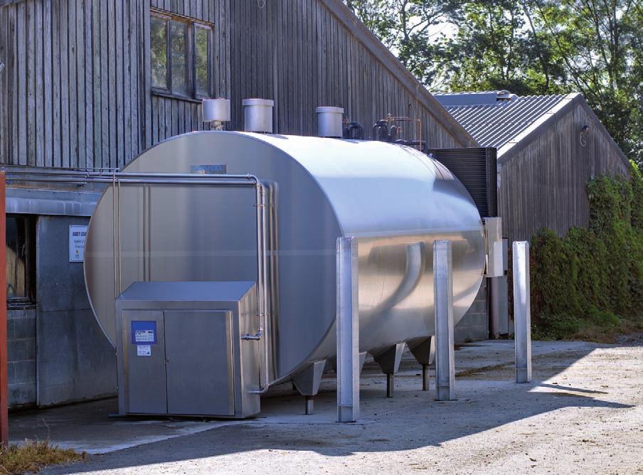 Die Milch im Freien kühlen Hi-KOOL - vertikaler Milchkühltank Der Milchkühltank Hi-KOOL ist für die Außenaufstellung konzipiert. Es kann über einen Alkoven direkt an den Milchraum angebunden werden.