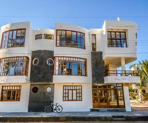 Hotel Volcano (Isabela) In einer privilegierten Lage auf der Insel Isabela erwartet Sie das Hotel Volcano gegenüber dem Strand und nur 2 Gehminuten vom Stadtplatz von Puerto Villamil entfernt.