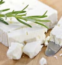 Feta PDO: Käse in Salzlake aus Schafsund/oder Ziegenmilch, wird häufig nur aus Schafsmilch hergestellt. ( mick20 - Fotolia.com) ( kab-vision - Fotolia.