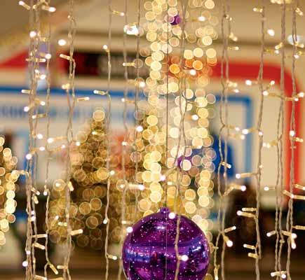 Neu im Sortiment: Verwandeln Sie Ihre Fahnenmasten in einen LED-Weihnachtsbaum.
