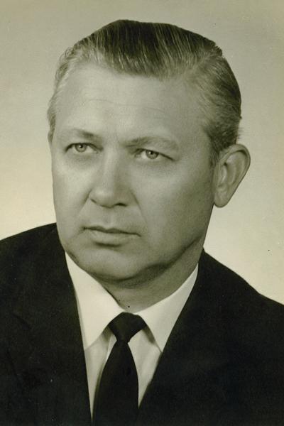 August Böhl Bürgermeister seit 1960 August Böhl (FWG) wird am 23.10.