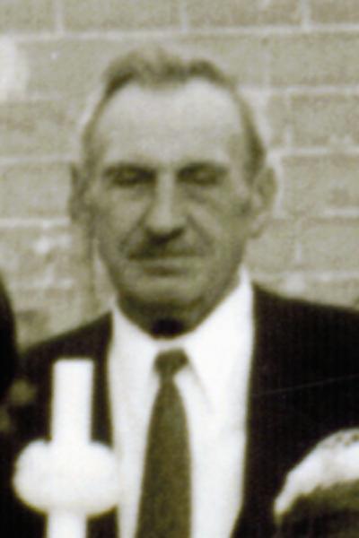 Hippolyth Zech erster Bürgermeister seit 1945 im April 1945 wurde von Landrat und Militärregierung Hippolyth Zech zum Bürgermeister bestimmt zwei Beigeordnete und sieben