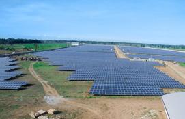 52 E 18-MWp DC Freiflächen-Solarkraftwerk Größe Projektstandort: 247.300 m 2 Sonneneinstrahlung Projektstandort: 1.