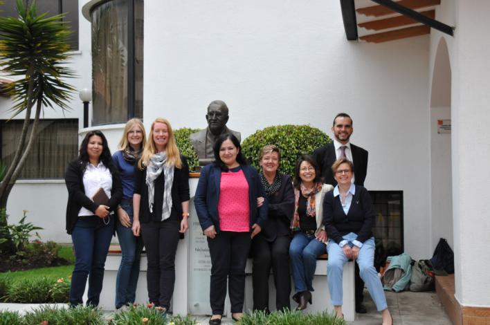 Prof. Dr. Heidrun Schulze - Quito - 14.04. und 17.04.2015 Kinder - Gewalt - Gesellschaft.