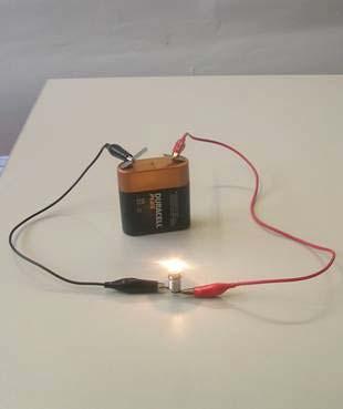 Stromkreise 1 Ein und zwei Lämpchen mit Batterie direkt (Parallel, Serie) Mit 2 Batterien Mit Verbindungen und