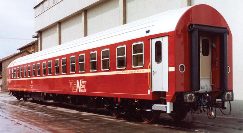 Krauth) Schlafwagen DB 71 80 75-70 411-1 WLABmz 166; Wagenkasten und purpurrot,