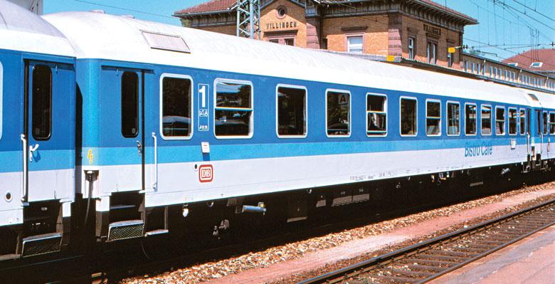 Bei den übrigen Wagen wurde er nach wie vor angebracht, seine Farbe war Verkehrsgelb RAL 1023.