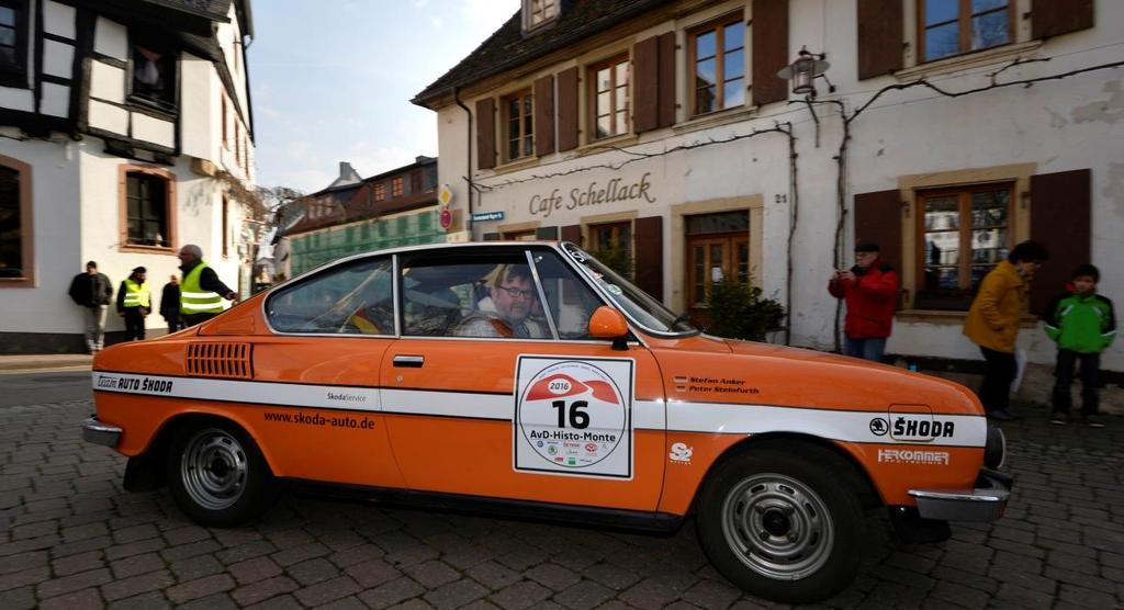 Ein Stein schlug die Lenkung am Lancia Delta Integrale krumm.