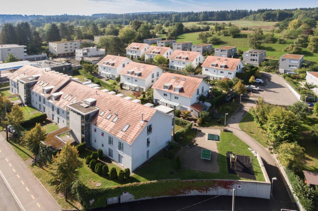 Willkommen in der Gartensiedlung "Ganzenbühl" in Winterthur-Seen. Die 4 ½-Zimmer-Eigentumswohnung befindet sich im 1.