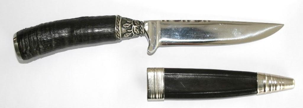Das Jagdmesser auch Knicker genannt ist das Gebrauchsmesser der Jäger klassische Form mit feststehender Klinge