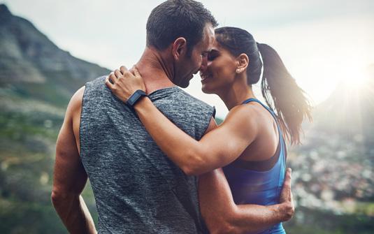 Gemeinsam mit dem Partner zu trainieren, klingt zuerst vielleicht nicht sehr romantisch, hat aber mehr Vorteile als gedacht.