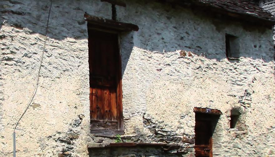 Abb. 63: Tore und Fenster in der gemauerten Stallscheune in Mesocco-Cebbia. 5.