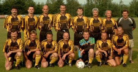 Alte Herren Saison 2003 Hinten: Christian Baldauf, Mario Bäumler, Toni Lebegern, Max Bachmeier, Klaus Kropf, Manfred Haberzeth,