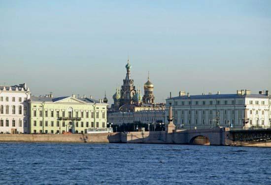 шкoла. Это Санкт-Петербýрг.