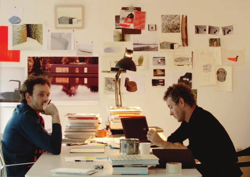 Wir möchten Möbel entwerfen, die sich den Menschen anpassen, und nicht umgekehrt. Ronan und Erwan Bouroullec Ronan und Erwan Bouroullec betreiben seit 1999 ein gemeinsames Designstudio in Paris.
