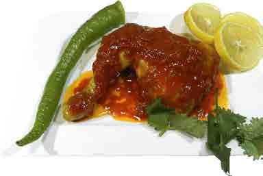 Tomatensauce und Peperoni Inklusive Basmatireis Zereshk Palaw als Beilage 26 30 Kofte-Chalaw 7,50 Rinderhack-Bällchen