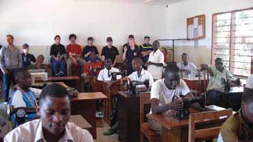 Besuch der JF in Dar es Salaam Der Besuch der Jugendfeuerwehr Hamburg verlief programmtechnisch ähnlich wie in den Vorjahren.