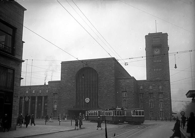 Stuttgart, Hauptbahnhof, 1927 Bundesarchiv 102-00532A/wikimedia commons Vom 1. 3.