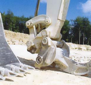 240 t Einsatz in einem Schotterwerk Mitte der 90er-Jahre wurde von Liebherr das bestehende Programm der hydraulisch betätigten Schnellwechsler für