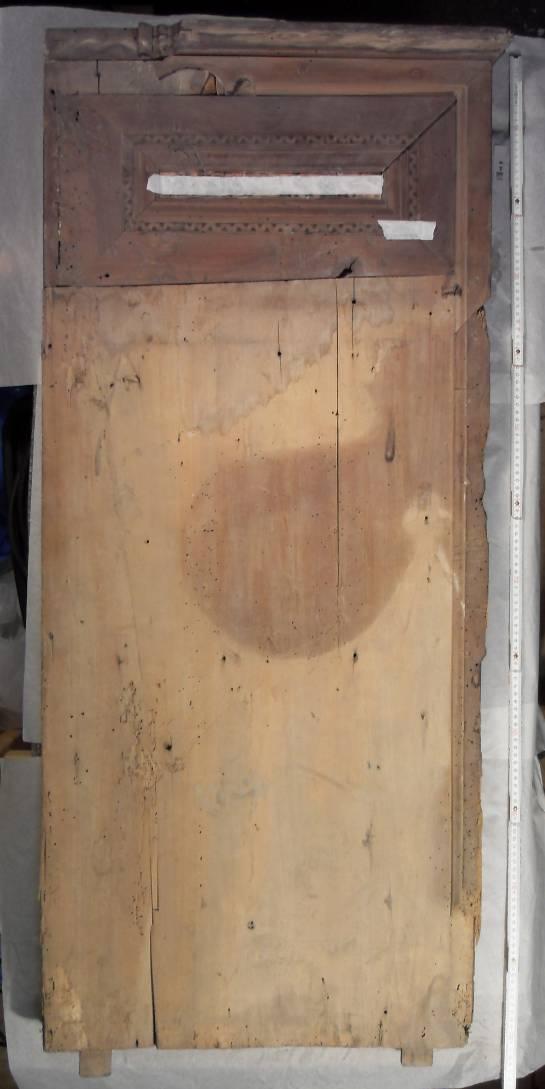 des angrenzenden Sitzes - Schmutz und Staubablagerungen - Schäden durch Holzschädlinge -