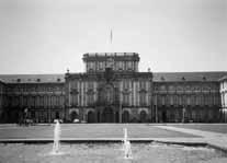Mannheim rastatt Niederbronn Barockschloss Bruchsal streitigkeiten mit den bürgern der reichsstadt speyer bewogen Kardinal- Fürst-bischof
