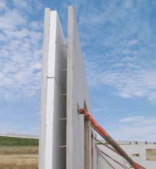 Der Schöck Isolink übernimmt zugleich die Funktionen eines Verbindungselements und Abstandhalters zwischen den Betonschalen innerhalb der kerngedämmten Wand.