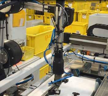 robolink Elektro-mechanische Roboterarme robolink DQ im Einsatz in der igus e-ketten Produktion.