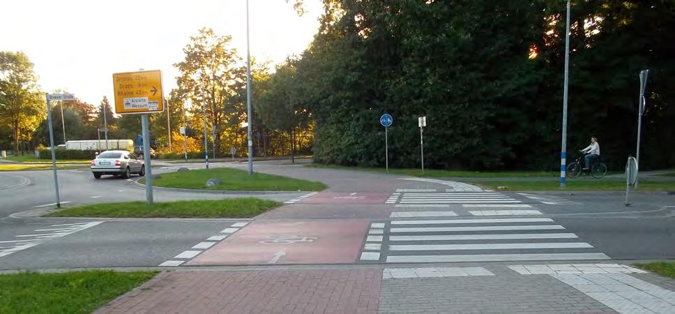 72 10 Vorher-Nachher-Vergleich Bei den beiden Kreisverkehren Ahaus, Adenauerring und Coesfeld, Dülmener Straße wurden im Jahr 2010 Maßnahmen zur Erhöhung der Verkehrssicherheit für Radfahrer