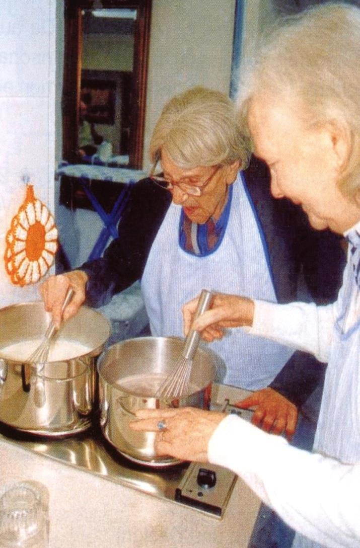 Kennzeichen der Pflegewohngruppe Spezifisches Angebot für ältere Menschen Pflege und Betreuung auch für schwer Pflegebedürftige