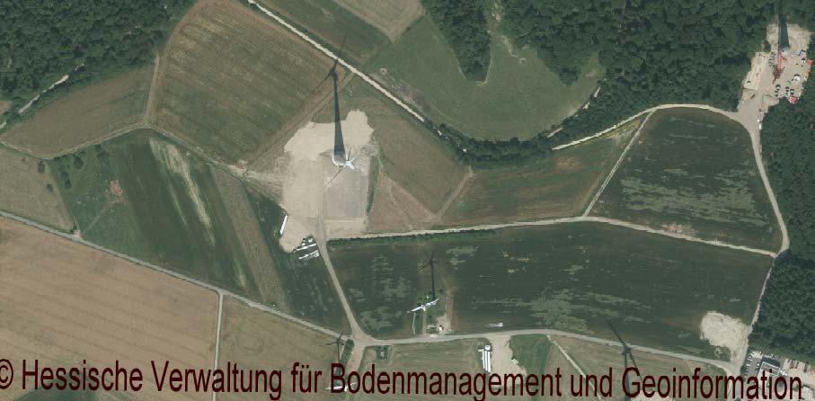 Windpark Musterwind WEA im Wald WEA auf Acker Fazit: Beim Bau von WEA auf landwirtschaftlich genutzten Böden gönnt man sich mehr Bodenfläche, weil diese Böden in der allgemeinen