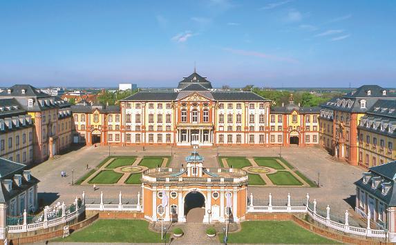 Später wurde Karlsruhe das kulturelle Zentrum, die elegante Residenzstadt der fortschrittlichen Großherzöge eine Entdeckung!