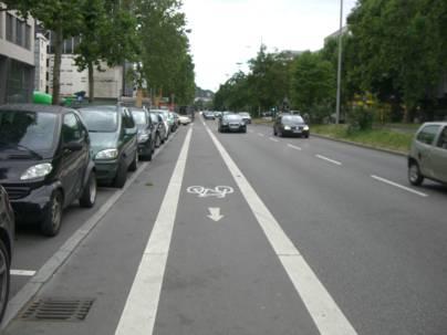 Führung des Radverkehrs auf Hauptverkehrsstraßen Radfahrstreifen Gutes Sicherheitsniveau durch