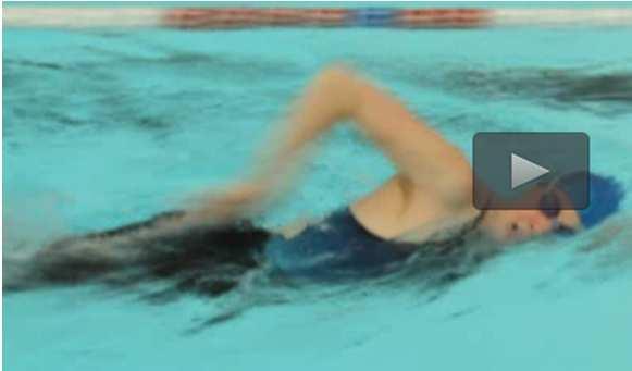Übung 10 Schwimmtechnik-Übung 10: Po-Achsel-Kopf Mit dieser Übung werden Sie eine unruhige Wasserlage schonungslos aufdecken.