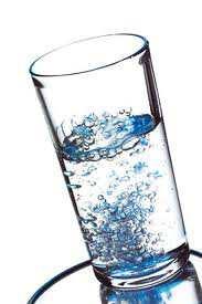 Getränke Tafelwasser 0,25 l 1,00 0,5 l 1,50 Zitronenlimonade 1 0,25 l 1,00 0,5 l 1,50 Grapefrucht 1 2 3 4 (Diätlimo) 0,25 l 1,00 0,5 l 1,50 Grapefruchtschorle 1ʽ2ʽ3 4 0,25 l