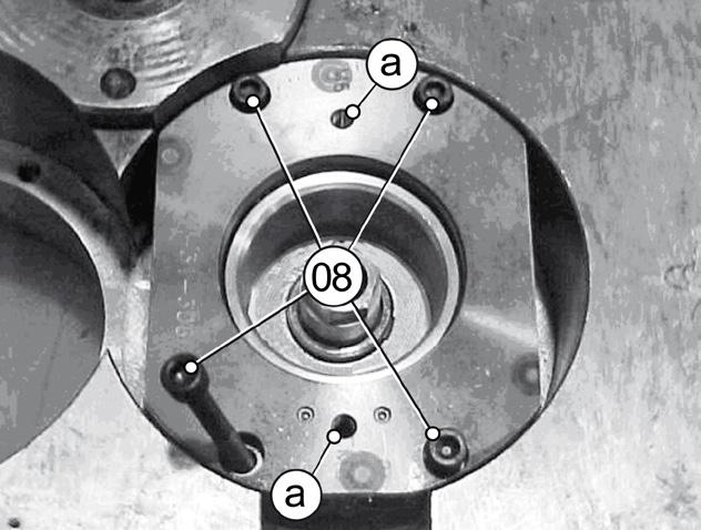 3) Lösen Sie die 4 Zylinderkopfschrauben M6x50 (08). Doc003154.