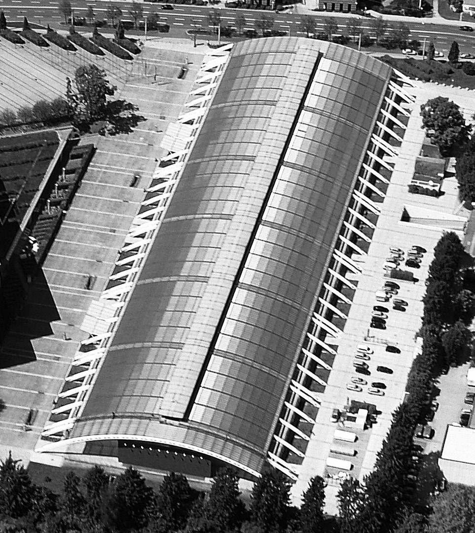 Aufgabe 2 Design-Center Linz Das Design-Center ist eines der modernen Wahrzeichen der Stadt Linz. Erbaut wurde es von Juli 1991 bis Ende Oktober 1993.