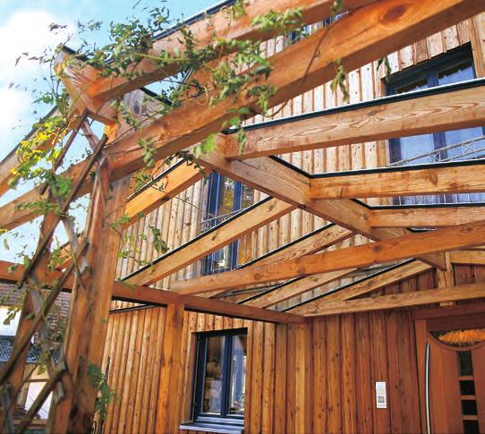 maßhaltig form- und dimensionsstabil berechenbar hohe natürliche Resistenz gegen Pilz- und Insektenbefall qualitäts- und güteüberwacht dekorativer Holzbau Außenkonstruktionen sichtbare Dach- und