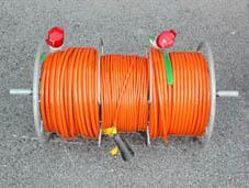 Kontrolle Potentialausgleich L1 L2 L3 N L1 L2 L3 N PE PE Ω Kabel 1 50 m Kabel (5 x 2,5 mm 2 ) mit Stecker und Kupplung CEE 16-5 gemessen: < 0.