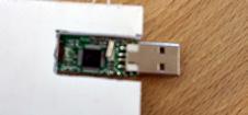 Die Dicke des zu wählenden Materials ist von den Abmaßen (der Dicke) des USB-Sticks abhängig.