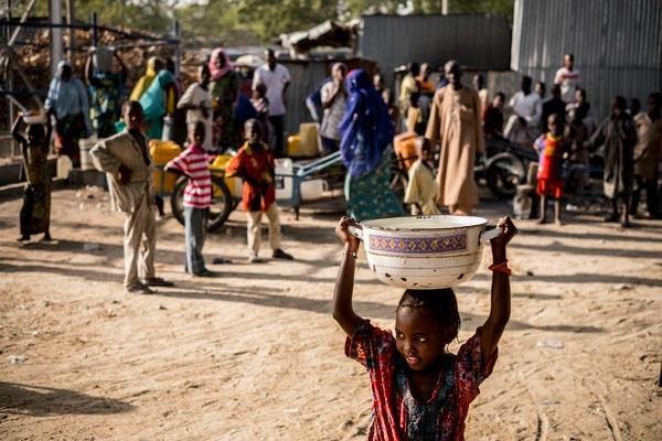 UNICEF/UN055941/Gilbertson In den Konfliktgebieten Nigerias sind 75 Prozent der Wasser- und Sanitärversorgung