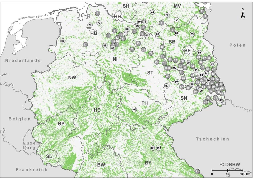 Abb. 2: Wolfsrudel (dunkelgrau) und -paare (hellgrau) sowie territoriale Einzelwölfe (weiß) in Deutschland im Monitoringjahr 2017/18. Stand: November 2018.