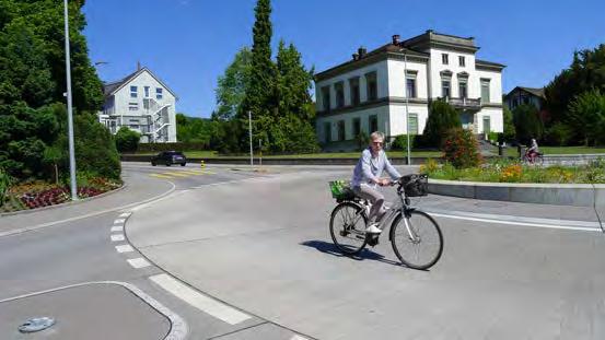 Wegen der Netzfunktion, aber auch der höheren Verkehrsbelastung und Geschwindigkeit der Motorfahrzeuge sind Verbesserungen auf Kantonsstrassen besonders wichtig.