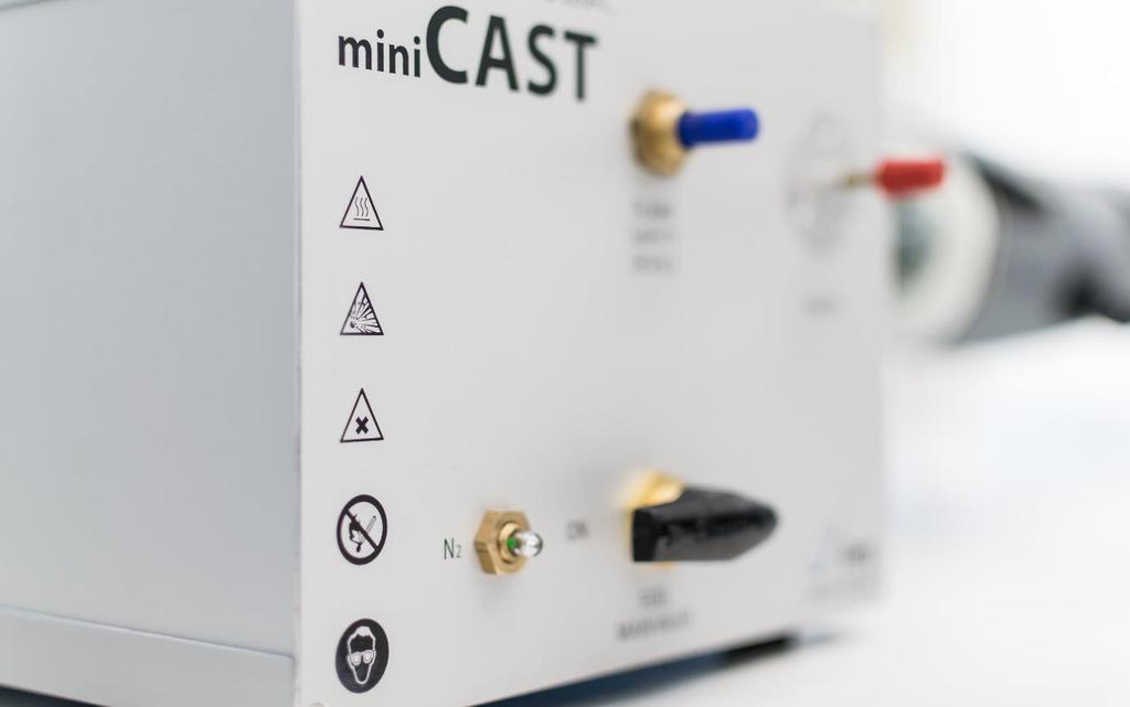 Partikelgenerator MiniCast Es wird ein MiniCast (Combustion Aerosol Standard) der