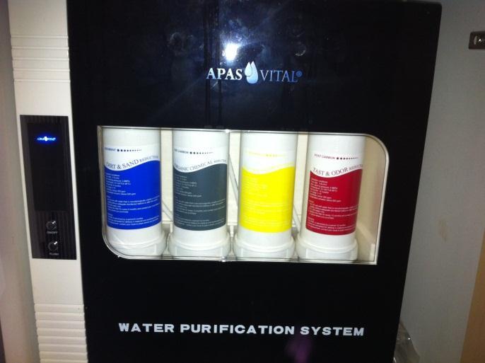 1 Empfehlung für den APAS VITAL Filterwechsel Des Untertischgerätes Um die hohe Qualität Ihres gefilterten Wassers beizubehalten, ist es notwendig, bei täglichem Gebrauch und regelmäßiger Benutzung