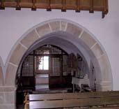April 1525 aufständische Bauern unter Gewaltanwendung in das Kloster eindrangen, wurde auch eine steinerne Engelsfigur an einem der Steinbögen zum Kloster hin abgeschlagen.