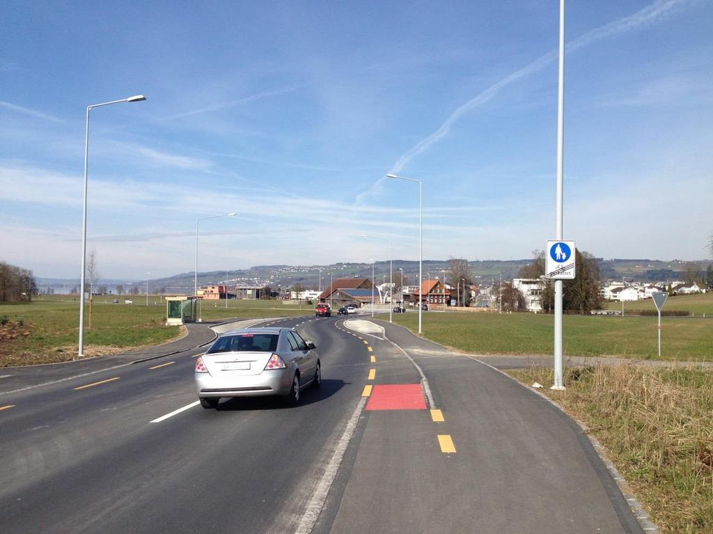 Trottoirabfahrt / Ende Rad-Fussweg Surseestrasse 1.