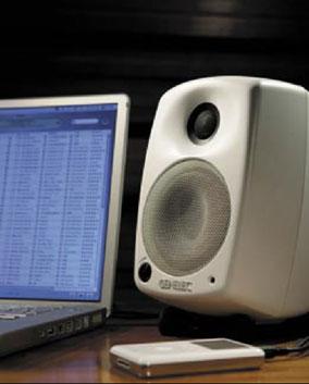 Monitor-Lautsprecher Aktive Lautsprecherboxen können Sie direkt an regelbare Ausgänge anschließen und daher sind sie ideal für kompakte Präsentationsanlagen.